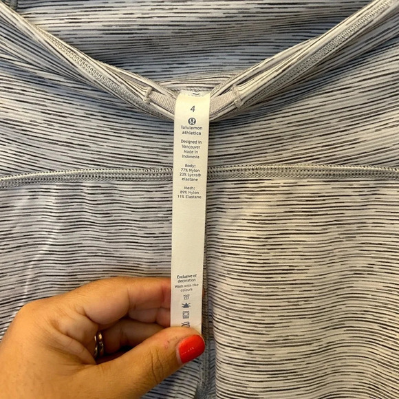 Lululemon Train Times Crop sz 4 - Picture 7 of 7